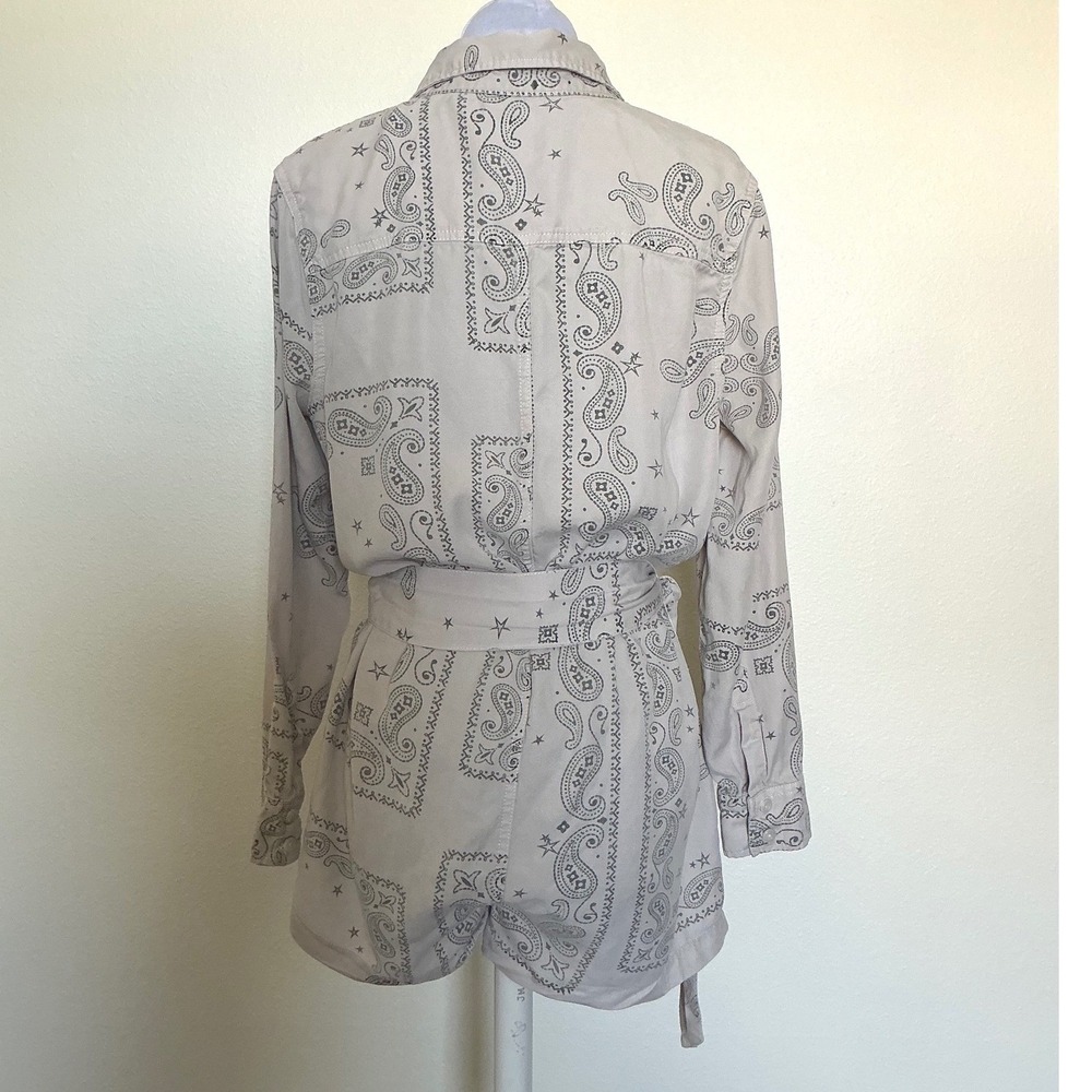 Pam & Gela Paisley Bandana Print Romper Small RHOBH Teddi Mellencamp Ivory Gray - Picture 6 of 16